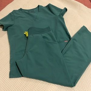 🗽Hydrogreen Figs Scrub set Medium🗽